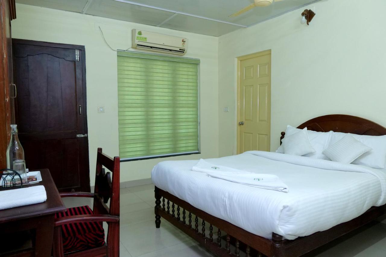 Hotel Lumiere Alappuzha Luaran gambar