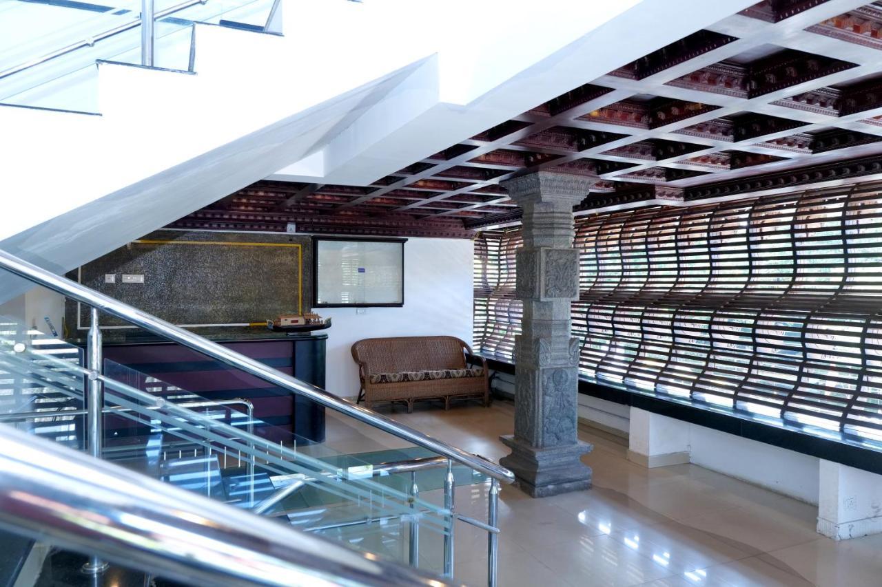 Hotel Lumiere Alappuzha Luaran gambar